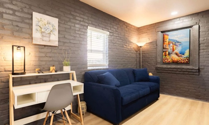 Dunlap Maison | King Comfort | Bright & Modern 1BR Stay in Dunlap
