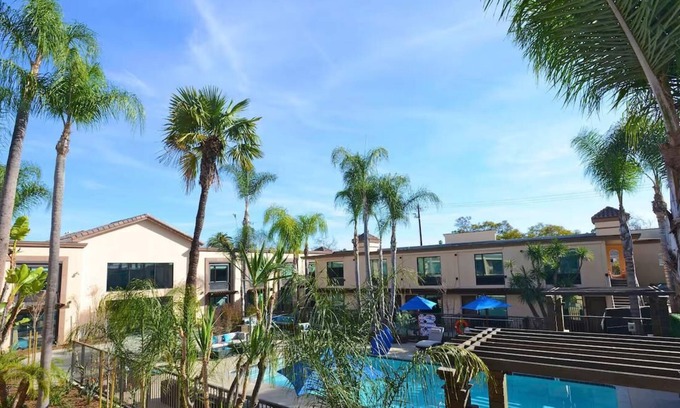 Harbor Hôtel | King Deluxe w/ Pullout Couch, The Cove Hotel, Heated Pool, Near The Queen Mary