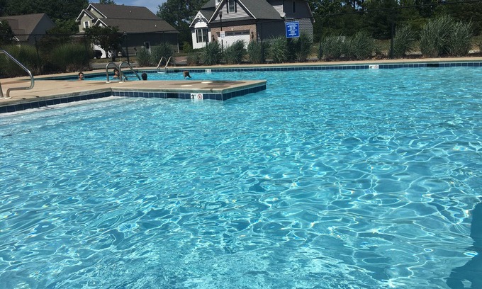 Ocean Air Park Maison | King En Suite, Pool, Beach, 5 BR, 4 Bath,Free Parking, Game Rm, Sleep 13