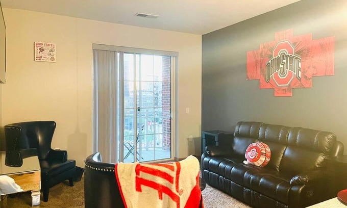 Uptown District Appartement | King Size with OSU Theme!