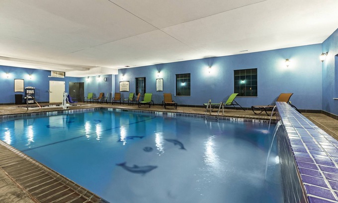 Amarillo Appartement | Studio King accessible aux personnes malentendantes | Petit-déjeuner quotidien gratuit, piscine intérieure + centre de fitness