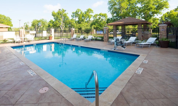 Lake Jackson Copropriété | Suite King. Petit déjeuner gratuit. Piscine extérieure.
