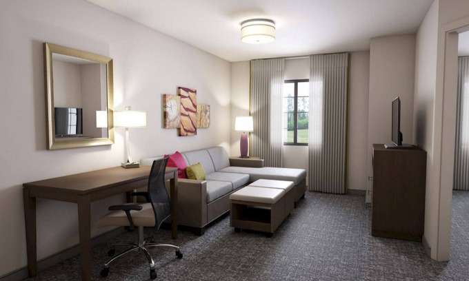 Lafayette Copropriété | King Suite. Free Breakfast. Pool. Only 5 Miles from Purdue University!