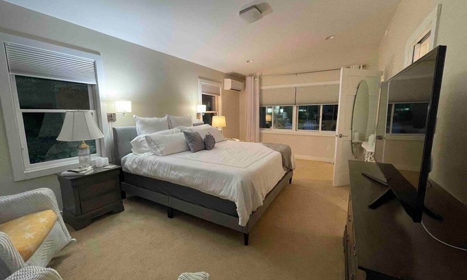 Highlands Appartement | King Suite in Highlands *Close to town