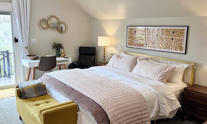 Lafayette Appartement | King Suite, Modern Studio Apartment in the Country/Garden State—1hr from NYC