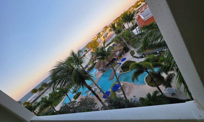 Dorado del Mar Appartement | King Suite w/ Balcony & oceanview & Private Beach Access!!