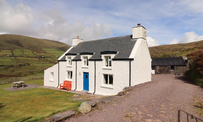 Ballinskelligs Maison | Kingdom Of The Hare