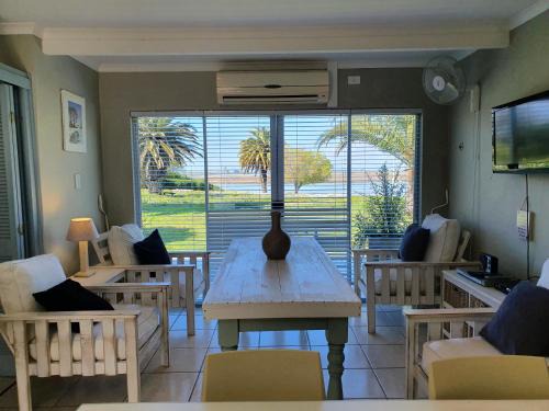 Velddrif Appartement | Kingfisher by the river - self catering