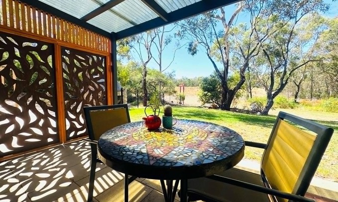 Glenrowan Lit Et Petit-Déjeuner | Kingfisher Retreat - Nature is calling! S/C Unit, King bed or twin-share