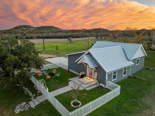 Boerne Maison | Kingsby Cottage - 1 Bedroom w Mountain views