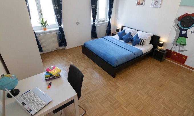 Favoriten Appartement | Kingsize Bedroom Apt Central Station Wien