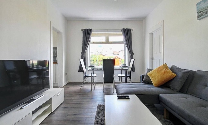Glasgow Appartement | Kingspark Apartment - Modern three bedroom apartment