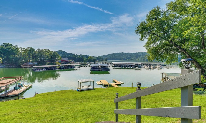 Lynn Garden Maison | Kingsport 'Boone Lake Hideaway' w/ Deck & Views!