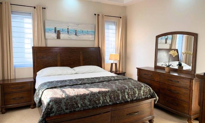 Eastwood Park Maison | Kingston City View Vacation Stay 2