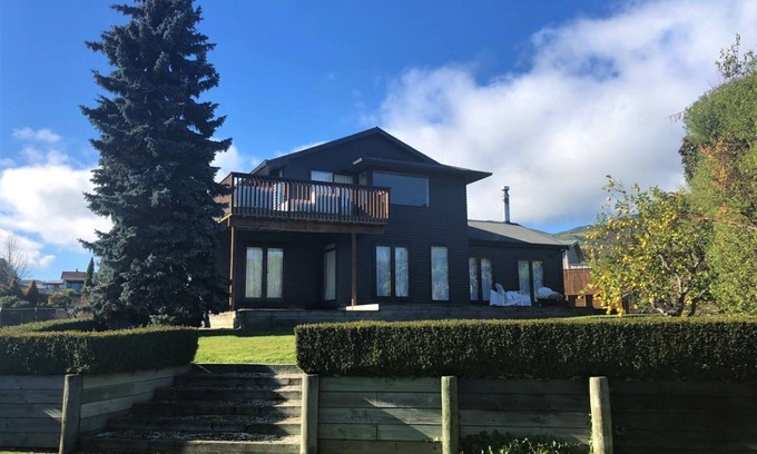 Kinloch Maison | Base: 6 Extra: $30 8 Kenrigg Road