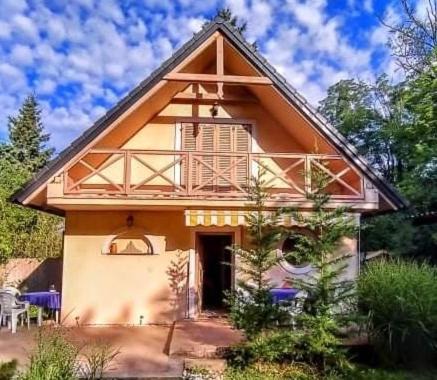 Balatonakarattya Appartement | Kis ház az erdő mellett - Little house next to the forest