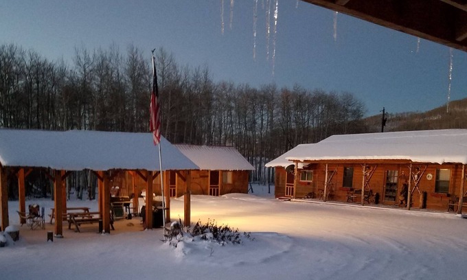 Cedaredge Cabine | Kiser Creek Cabins