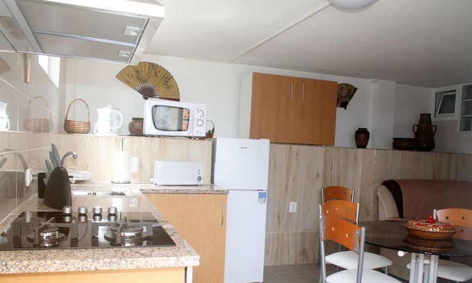 Alcobaca Villa | KITCHENETTE-``O NINHO`` (-COMODITÉ ET BIEN-ÊTRE-)