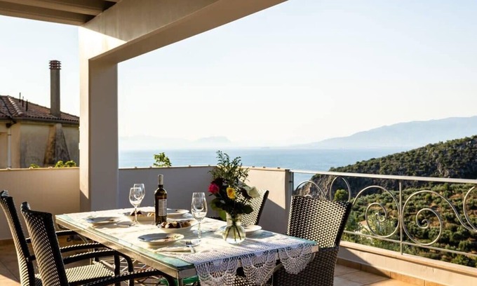 Kitries Maison | Kitries Summer Getaway - Eden Comfy Suite