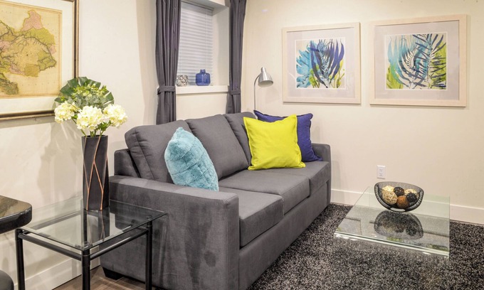 Kitsilano Maison | Kitsilano Oasis: Nouvelle suite jardin avec lit king size - Permis 19-175893 ★ ★ ★ ★ ★