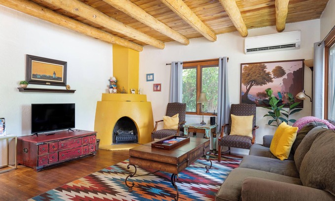 Southside Maison | Kiva Cottage | Fireplace, Patio, Near Downtown