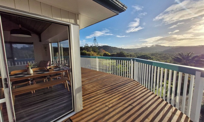 Kerikeri Maison | Kiwi calls and sunrises by the Kerikeri inlet.