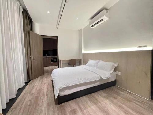 Bugis Village Appartement | KK Home - Bugis Service Apartment Suite