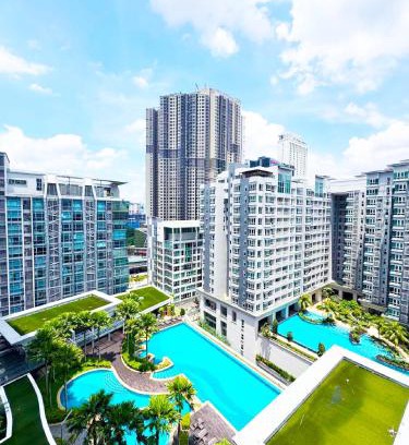 Maluri Appartement | KL V Residence I with Balcony I 吉隆坡双威伟乐城民宿-附有阳台 I Walking distance to MRT & Mall & Nanjing Street I 马中英服务 I Malay English Chinese