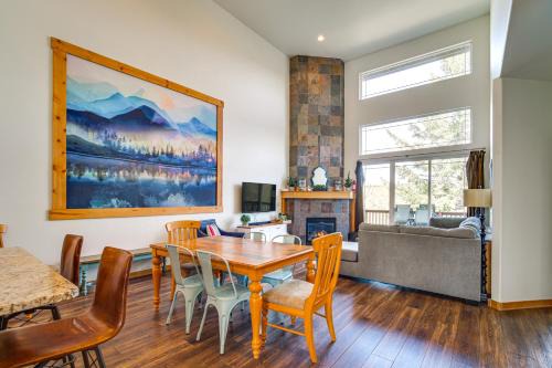 Klamath Falls Maison | Klamath Falls Getaway with Pool and Hot Tub Access!