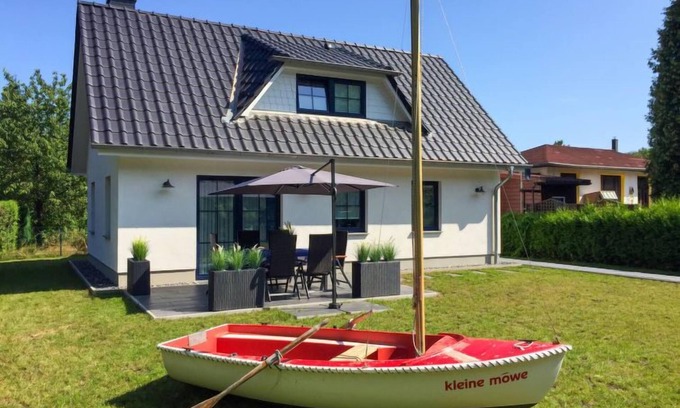 Zirkow Maison | Kleine Möwe by Interhome