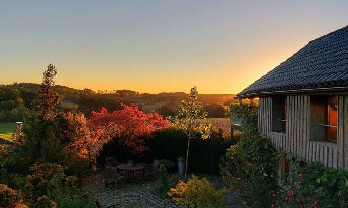 Halver Maison | Kleines Haus Mitten in der Natur mit Eigener Terrasse und Sonnenbalkon
