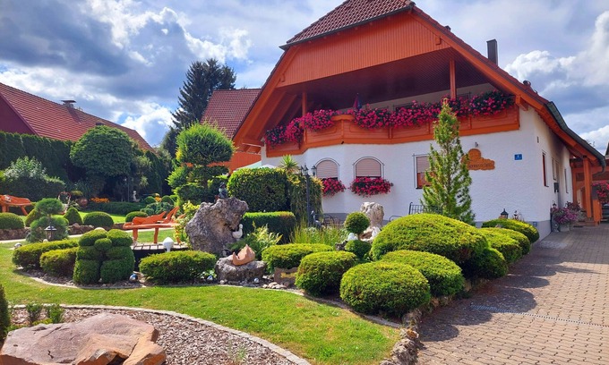 Goessweinstein Appartement | Kleingesee approx. 5 km from Gössweinstein Holiday apartment Haus Sonnenscheim