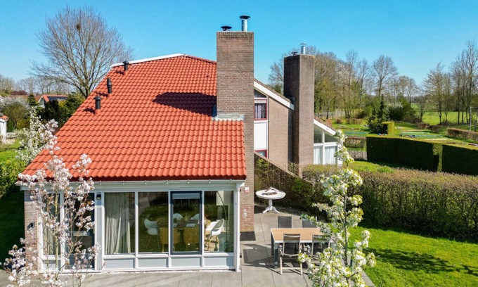 Zwiggelte Maison | Kluut | Beautiful house with sauna and fireplace