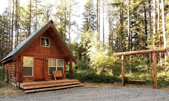 Ashford Cabine | *Knot A Care Cabin* a Rustic Retreat!