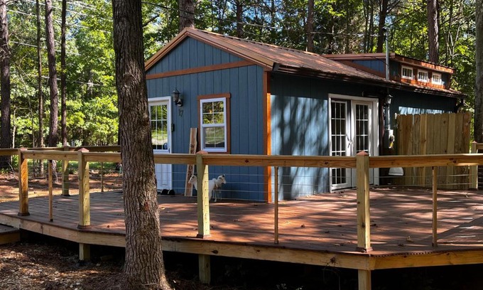 Big Sandy Maison | Knotty Pines Cabin near Kentucky Lake, TN