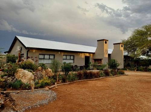 Omaruru Appartement | Knowhere Selfcatering Unit 2