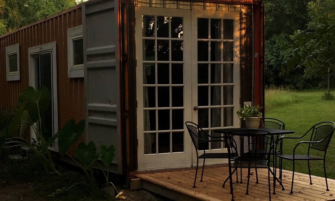 Live Oak Cabine | Kokomo Farms Tiny Eco/Artists Cabin off grid