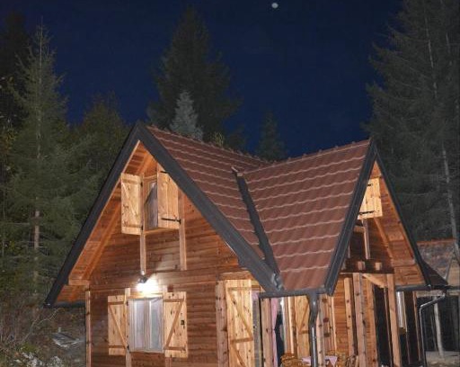 Beserovina Maison | Koljeba Makica i Ikica