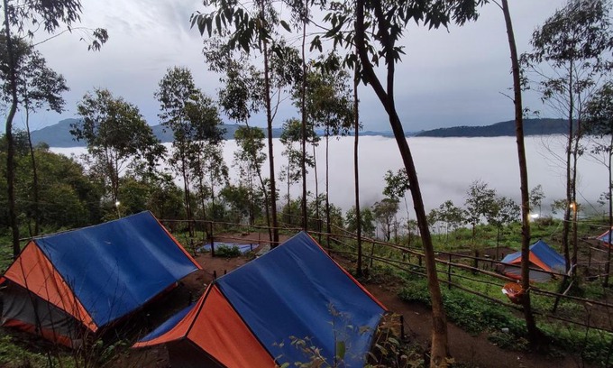 Suryanelli Autre | Kolukkumalai Valley Camp