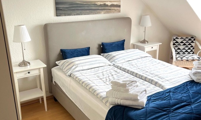 Altenhagen Appartement | Komf. Mod. Apartment with sitting area in the garden near Steinhuder Meer