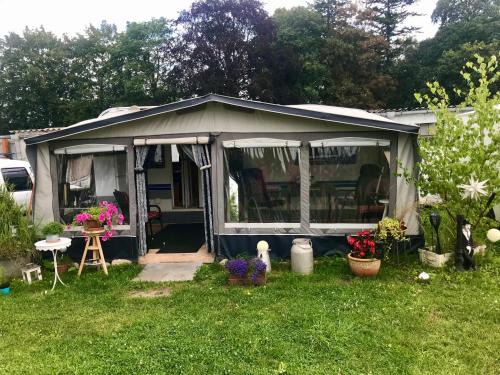 Loitz Autre | Komfort-Caravan mit Vorzelt
