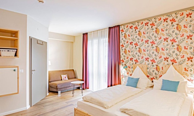 Langsur Lit Et Petit-Déjeuner | Komfort Doppelzimmer Barrierefrei - Weingut Johannishof