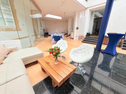 Erfurt Appartement | Komfortable XL Ferienwohnung für Familien und Gruppen bis 10 Pers - Erfurt City Hauptbahnhof - gratis Parkplatz - WLAN