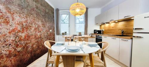 Suhl Appartement | KOMM - Zentral- Bahnhof- Congress CCS- Parkplatz