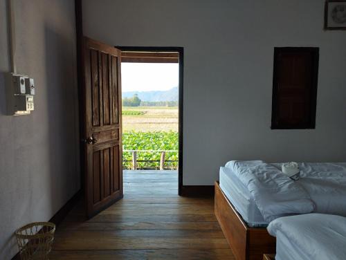 Kong Lor Appartement | Konglor Khamchalern Guesthouse and Restaurant