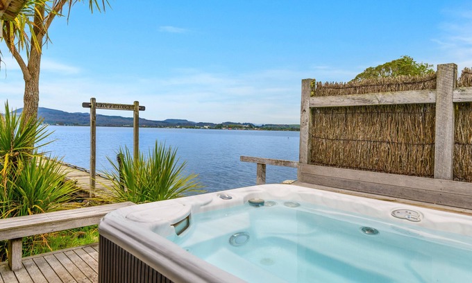 Kawaha Point Cabine | Koura Lodge