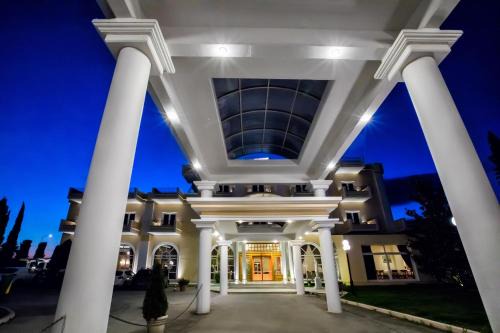 Drama Hôtel | Kouros Hotel
