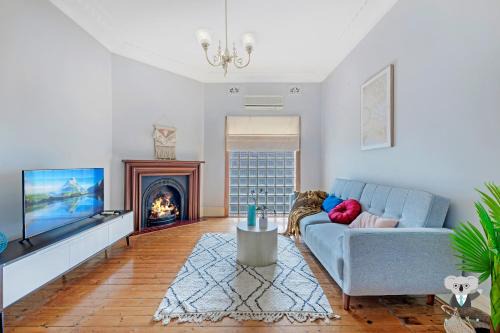 Campsie Maison | KOZYGURU Campsie Oldie-but-goodie look 4 Bed House NCA011