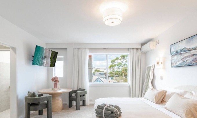 Forestville Appartement | KozyGuru | Forestville | Modern Hotel-Style Studio