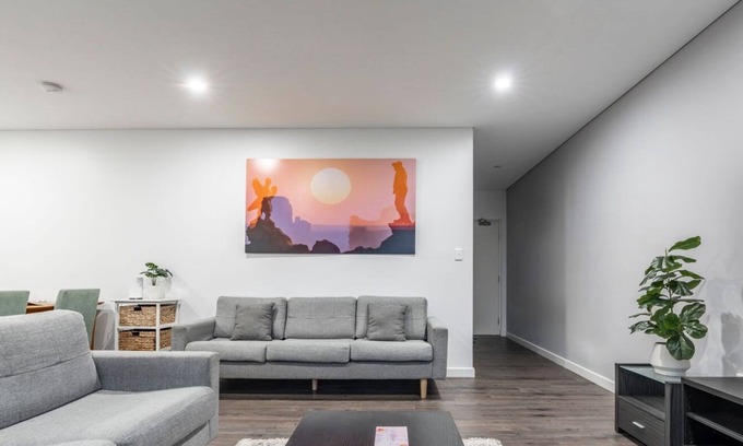 Homebush West Appartement | KozyGuru | Homebush West | 3 Bedroom Apt+Parking